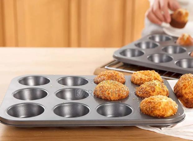 12 Holes Cupcake Baking Tins