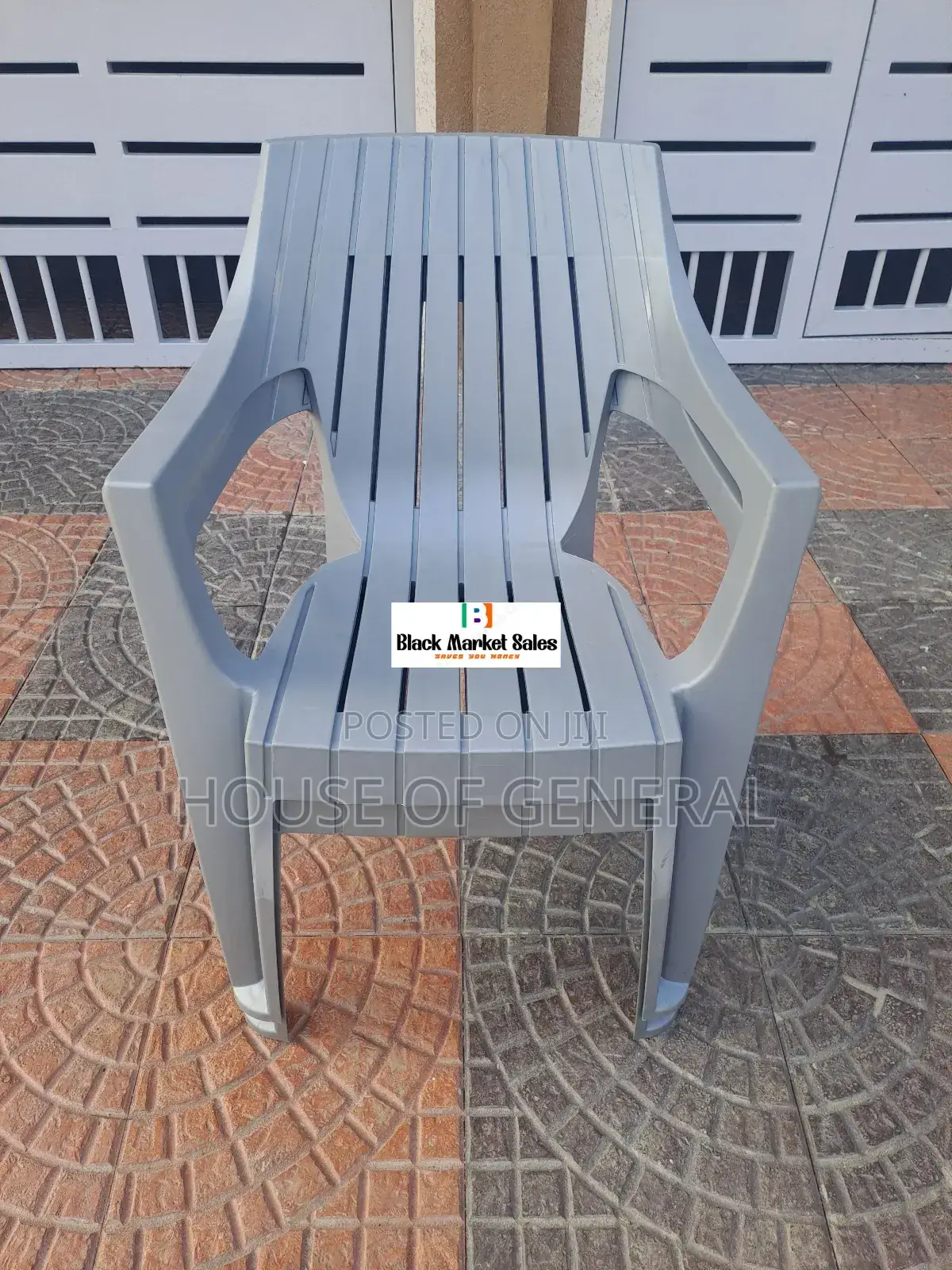 Gray Adix Plastic Chair
