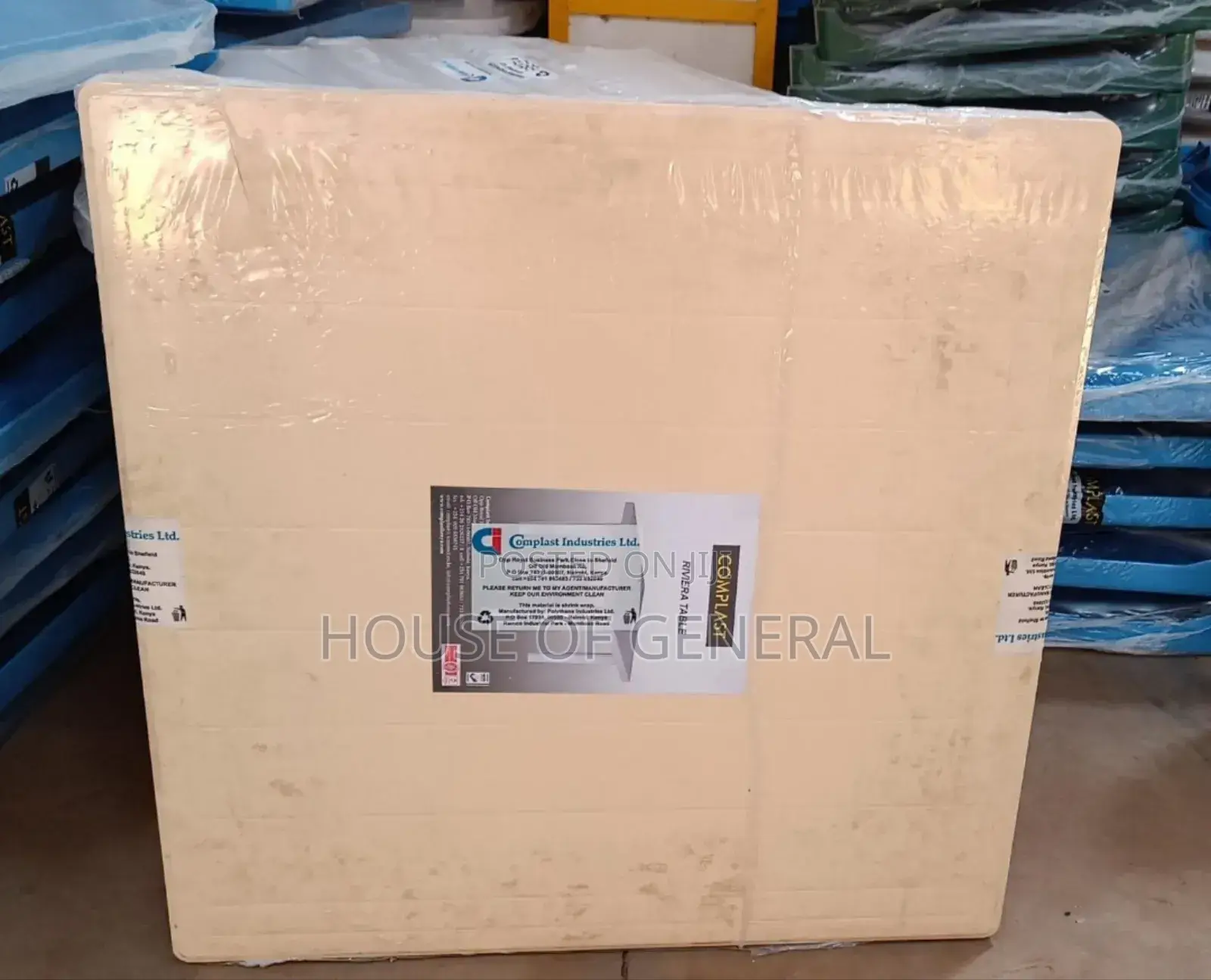 4 Seater Plastic Table