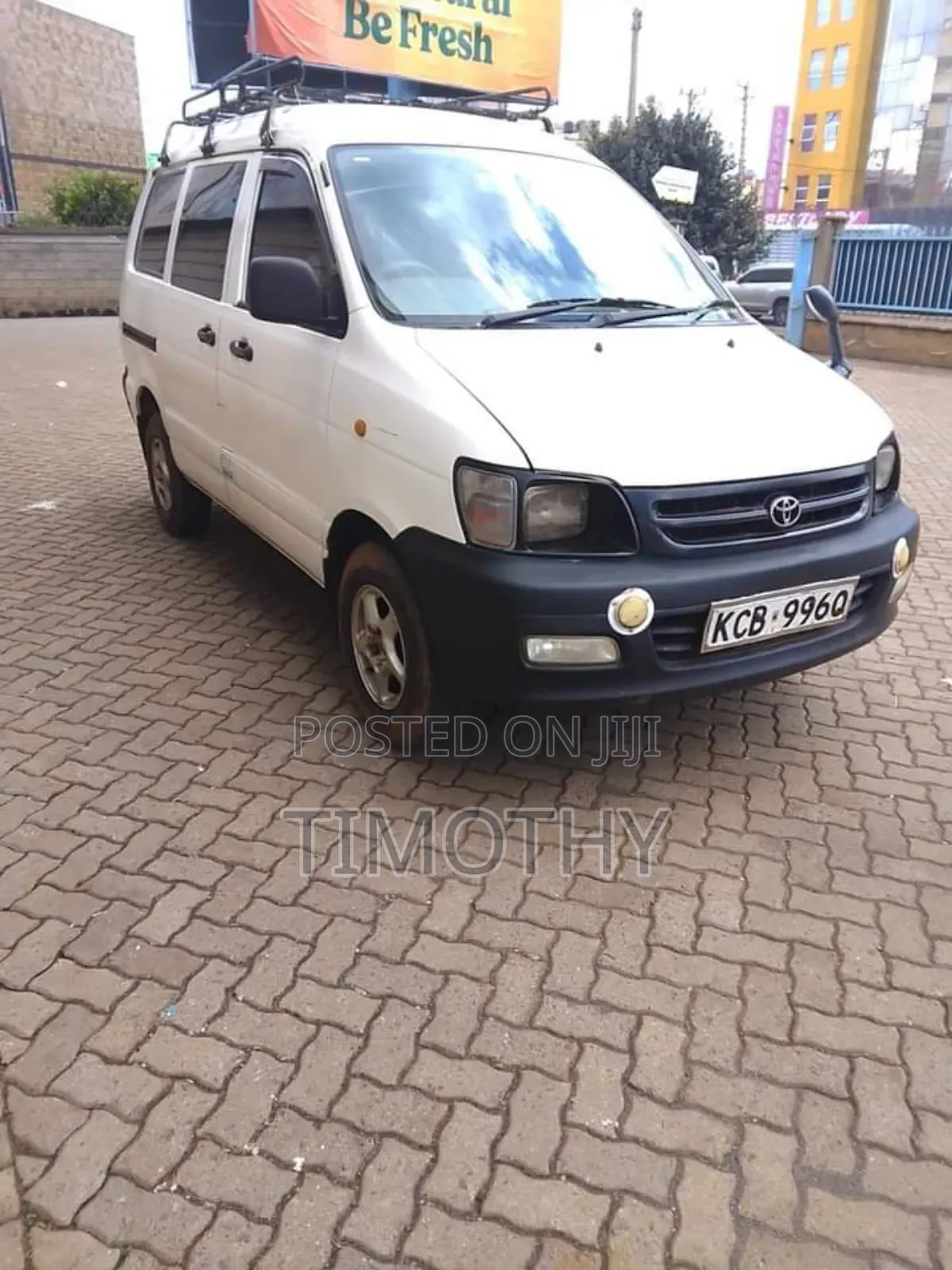 Toyota HiAce 2007 White