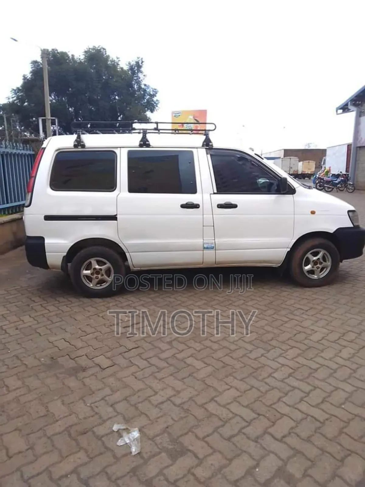 Toyota HiAce 2007 White