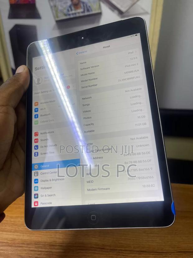 Apple iPad mini 2 16 GB Gray - thumbnail 2