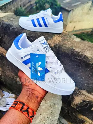 Adidas Adilette Sneakers