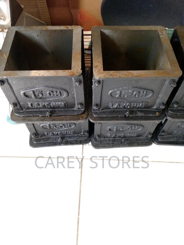 Black Cast Iron Cube Mould - thumbnail 2