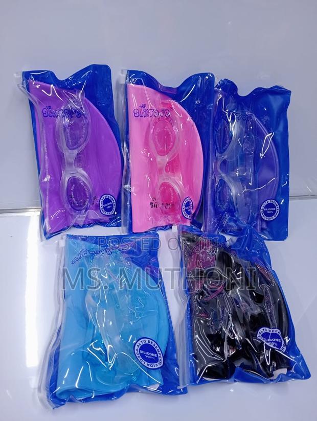 2 in 1 Cape With Goggles - main view