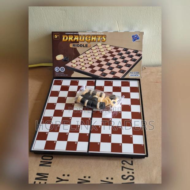 Indoor Draughts Games - main view