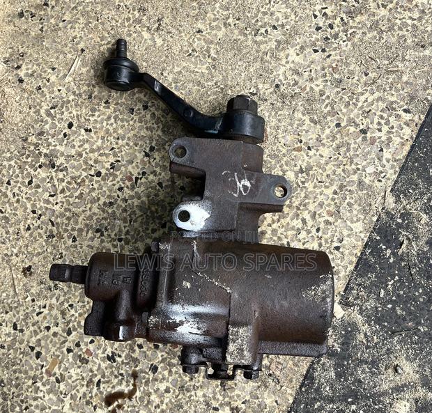 Hilux Surf Steering Box - thumbnail 4