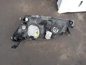 Mark X 2010 RHS Headlight Xenon