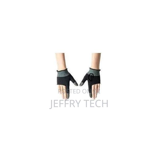 Universal Gaming Gloves for Mobile Gamer Sweatproof Anti