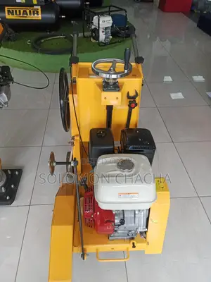 Hisaki Concrete Cutter 14" With a 5.5hp Honda Engine