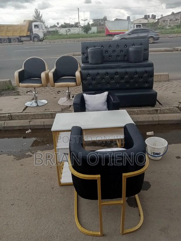 Black Saloon Seats
