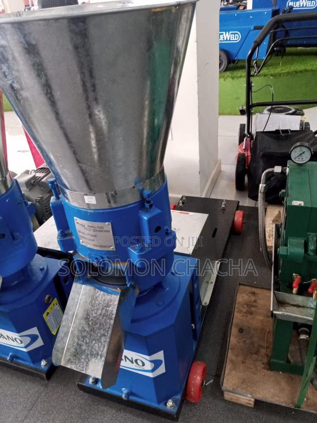 Milano Animal Feed Pelletizer Machine With a 20 Hp Motor - thumbnail 2