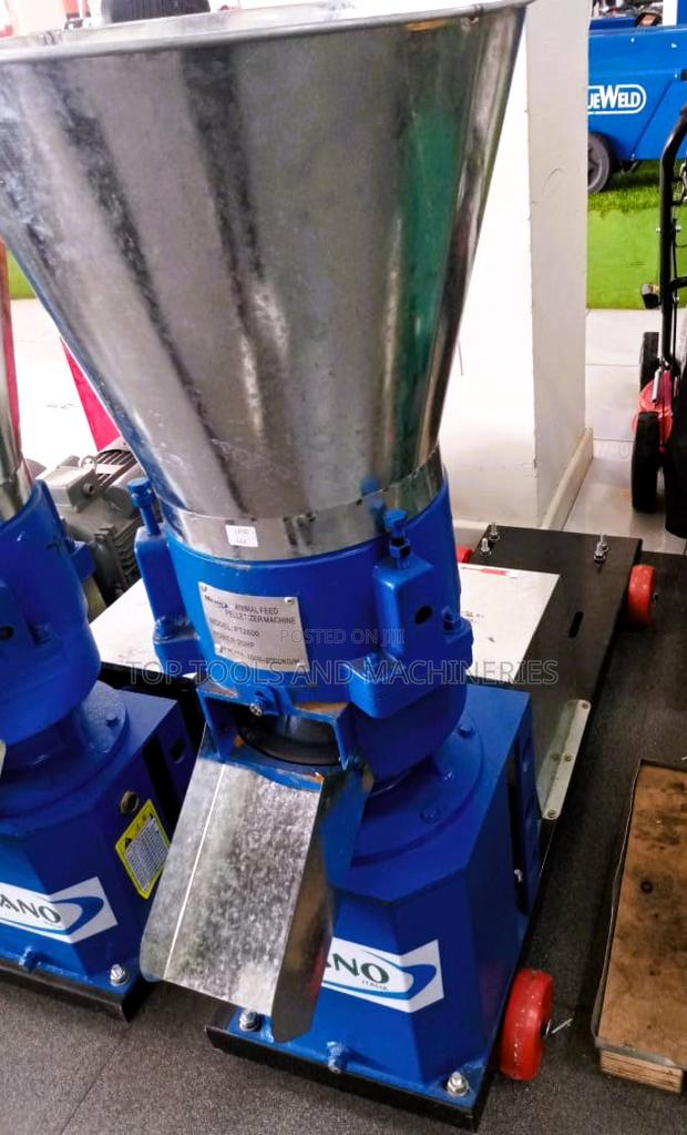 Milano Animal Feed Pelletizer Machine With a 20 HP Motor - main view