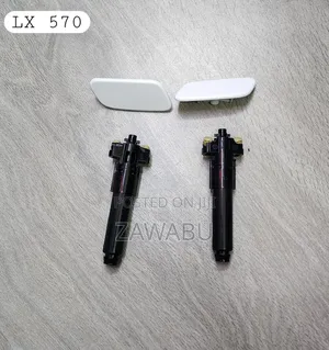 LX 570 Headlight Washer Jet + Cap One Side