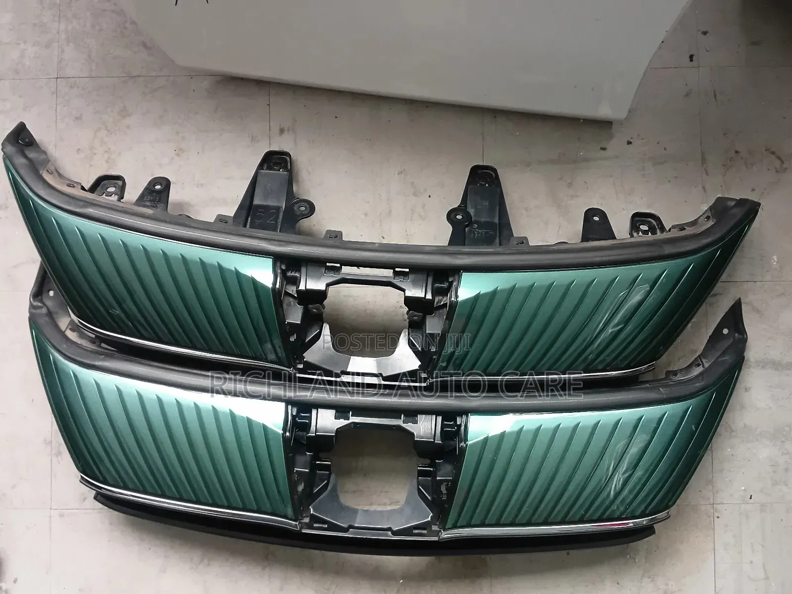 Grille Toyota Harrier Zsu60 Green