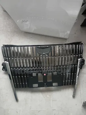 Grille Toyota Noah ZRR80 With Chrome