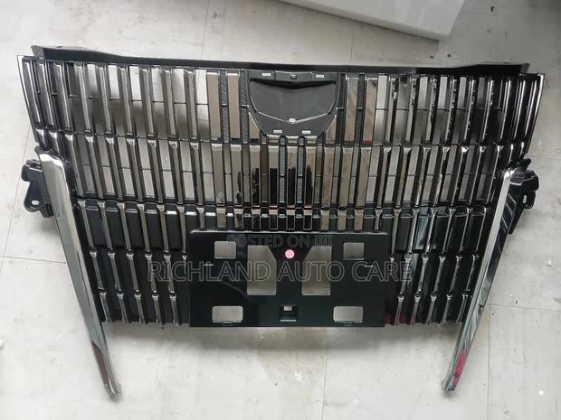 Grille Toyota Noah ZRR80 With Chrome