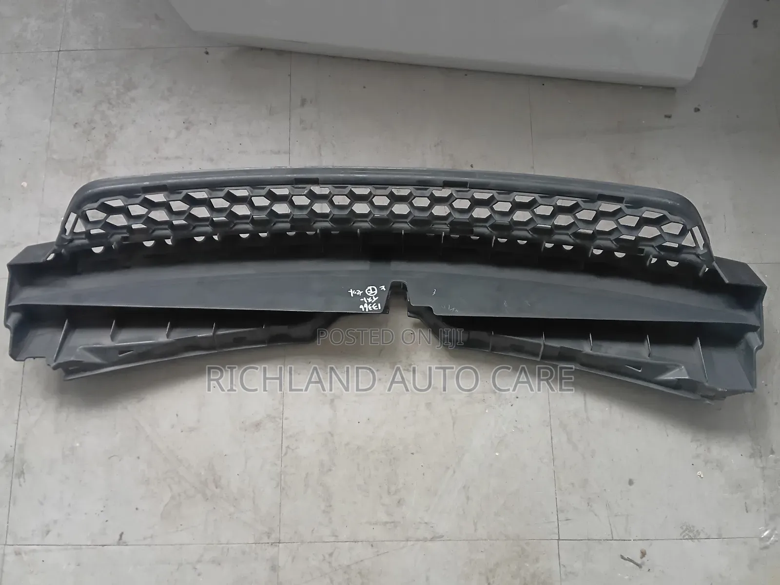Lower Grille Toyota IST NCP110
