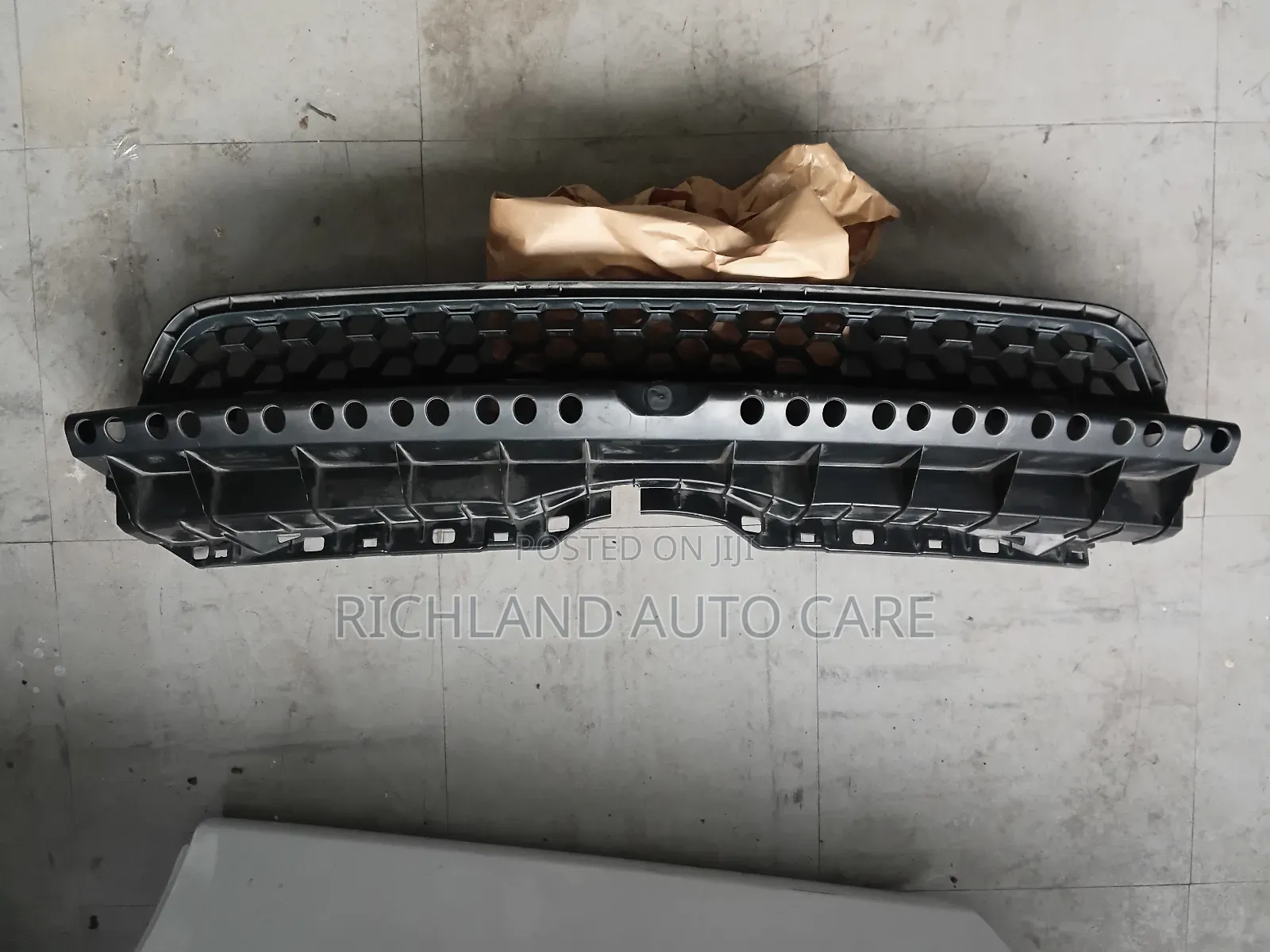 Lower Grille Toyota IST NCP110