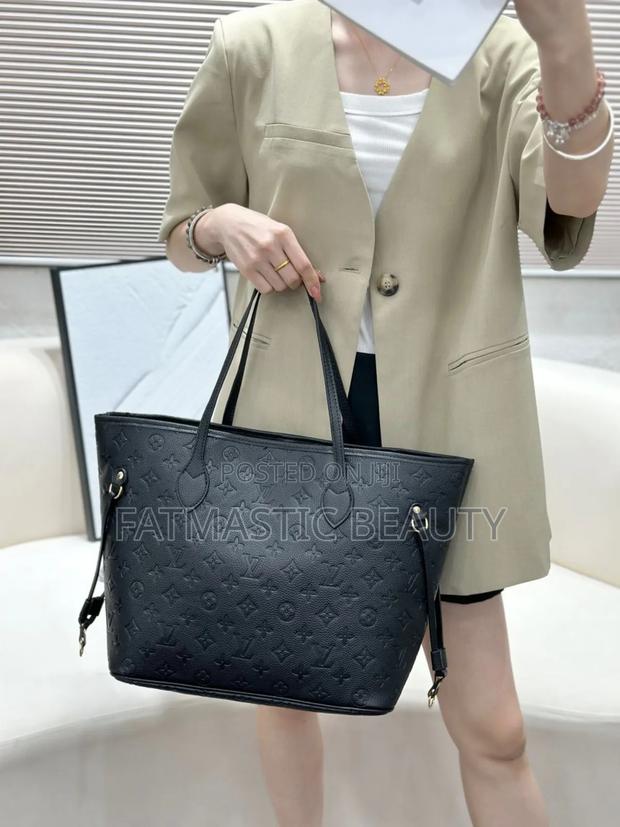 Louis Vuitton Handbag - thumbnail 2