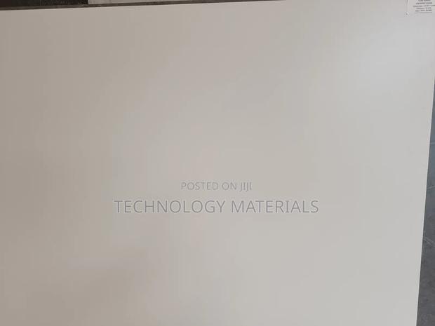 Pure White Sintered Stone - thumbnail 2