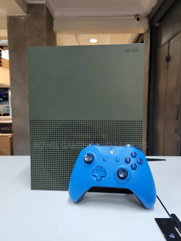 Xbox One S 1tb With 1 Controller - thumbnail 3