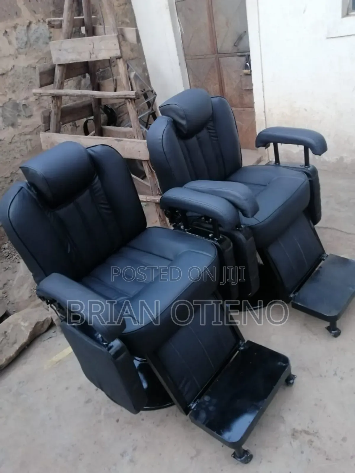 Kinyozi Seats With Black Leather