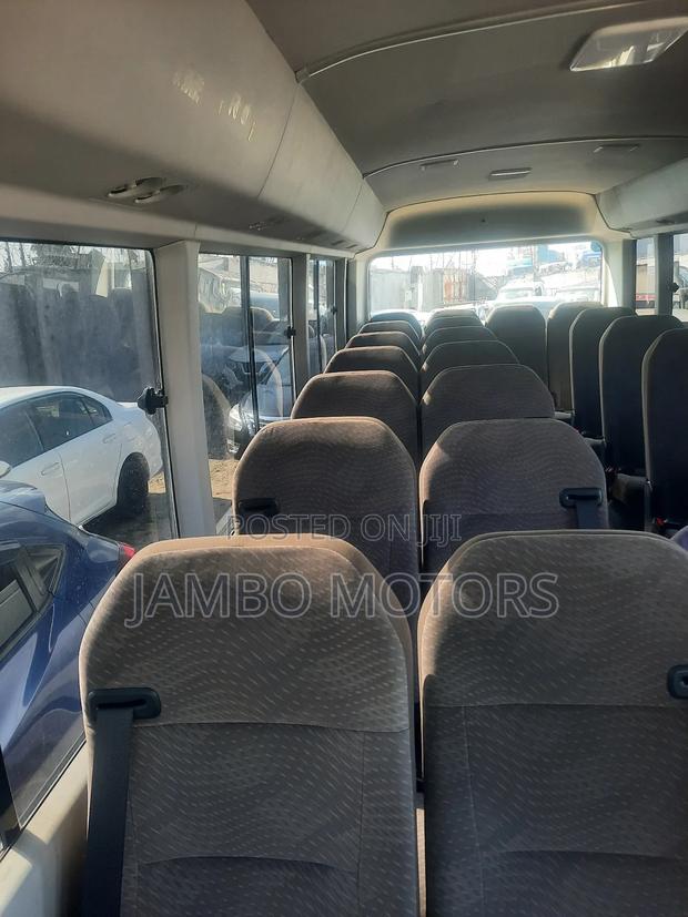 Toyota Coaster 2019 Silver - thumbnail 10