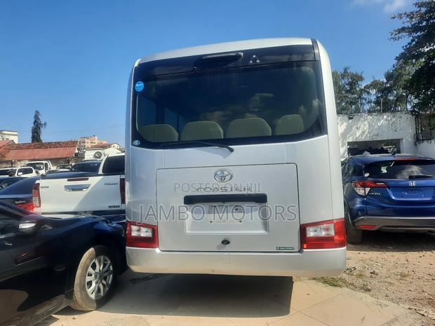Toyota Coaster 2019 Silver - thumbnail 16