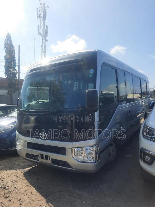 Toyota Coaster 2019 Silver - thumbnail 2