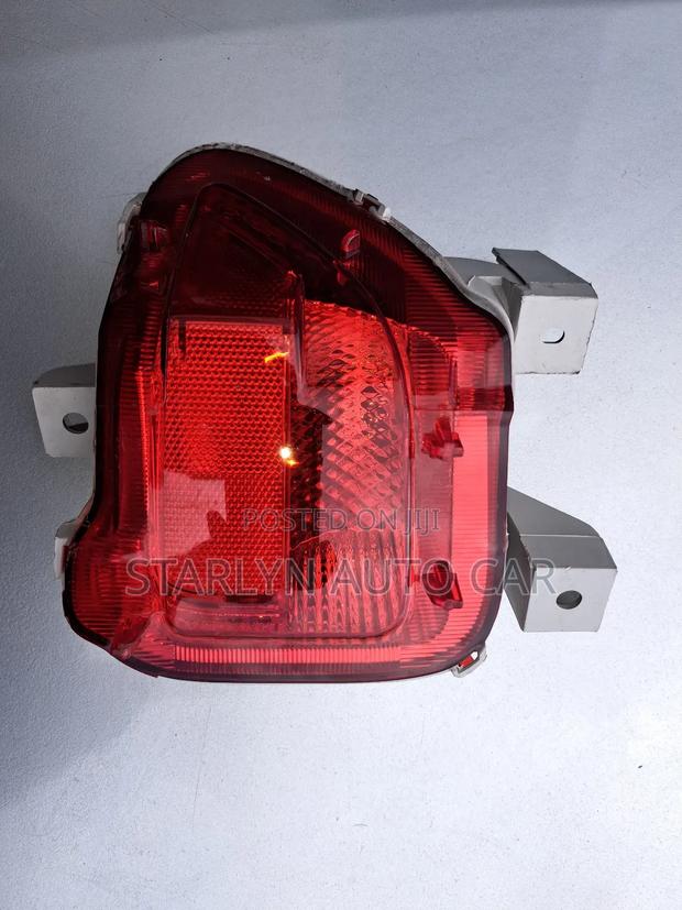 Rear Reflector Rav4 2008 - thumbnail 2