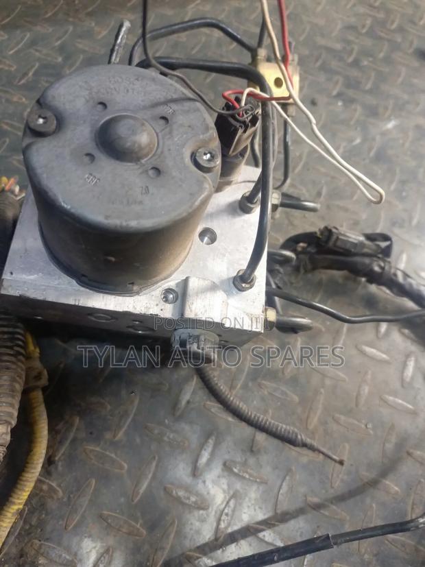 ABS Module /Abs Actuator Subaru Forester - thumbnail 3