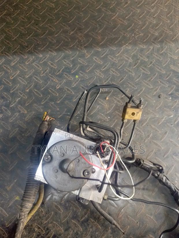 ABS Module /Abs Actuator Subaru Forester - thumbnail 4