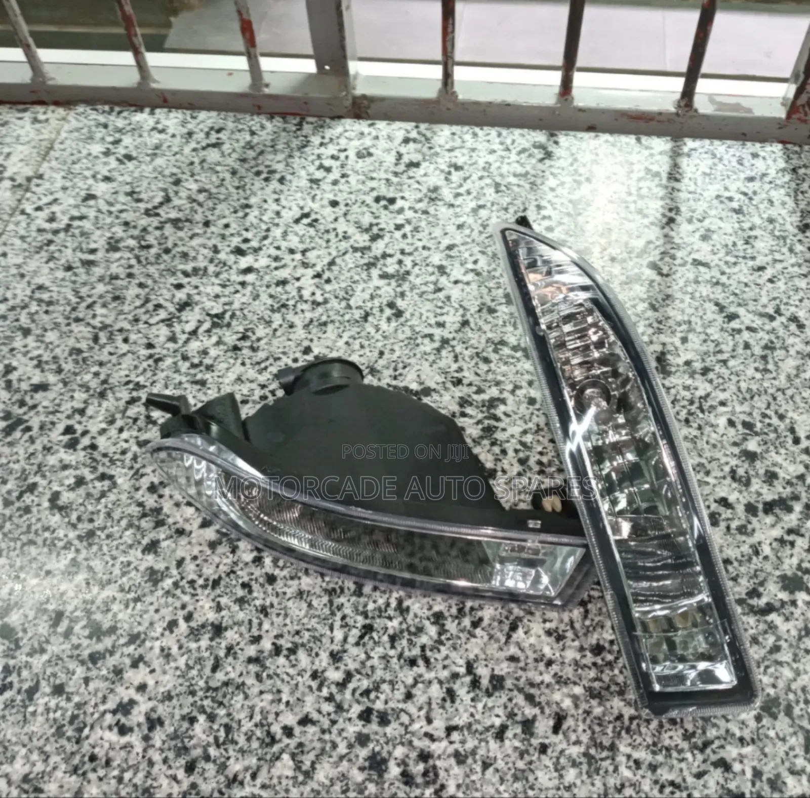 Toyota Fielder 2000/2002 Fog Lights