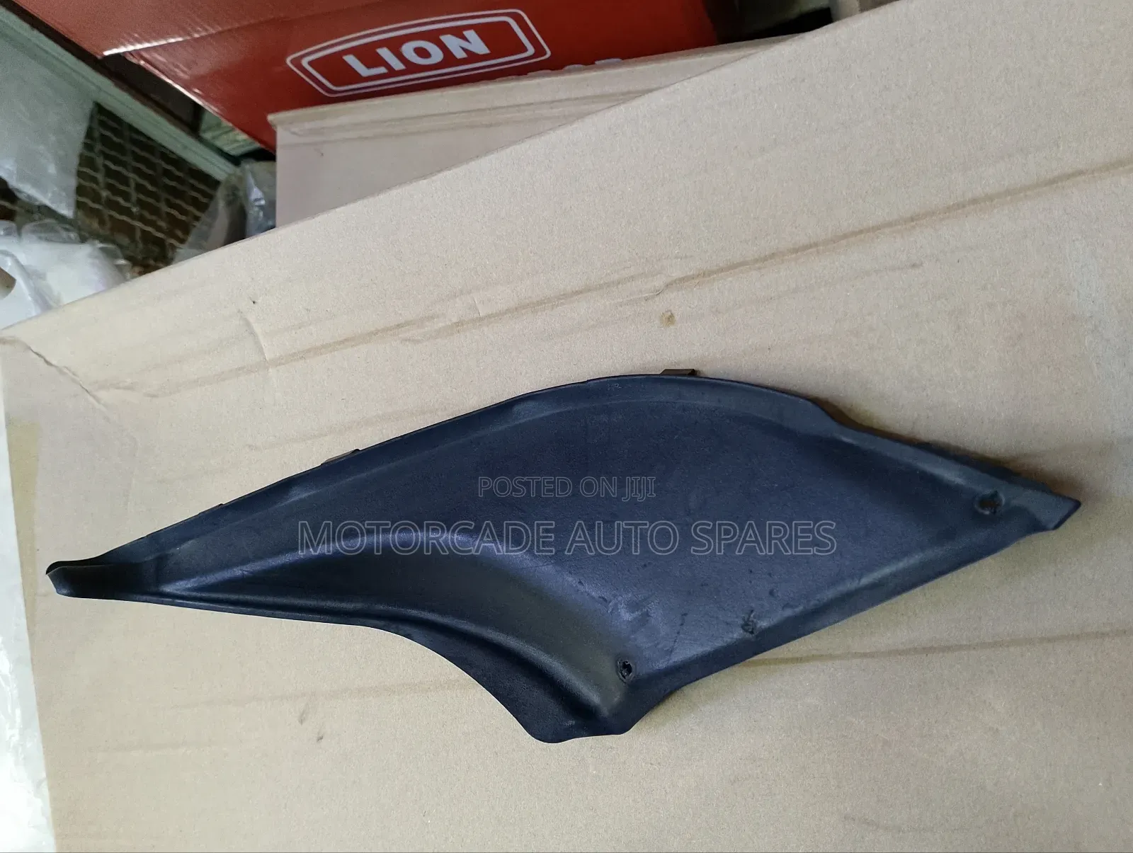 Toyota Fielder Axio 2012/2013/2012015 Windscreen Finisher
