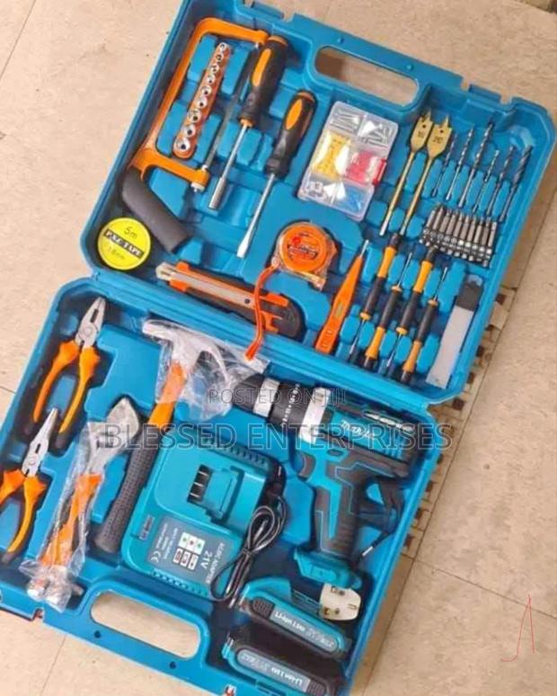 Rechargeable Makita Drill Set - main view