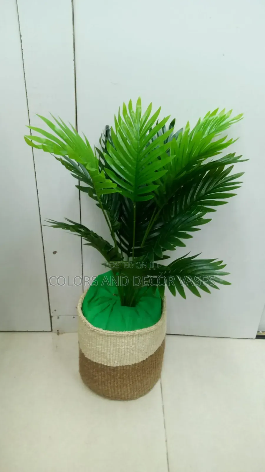 Palm Basket With White Pebble Stones