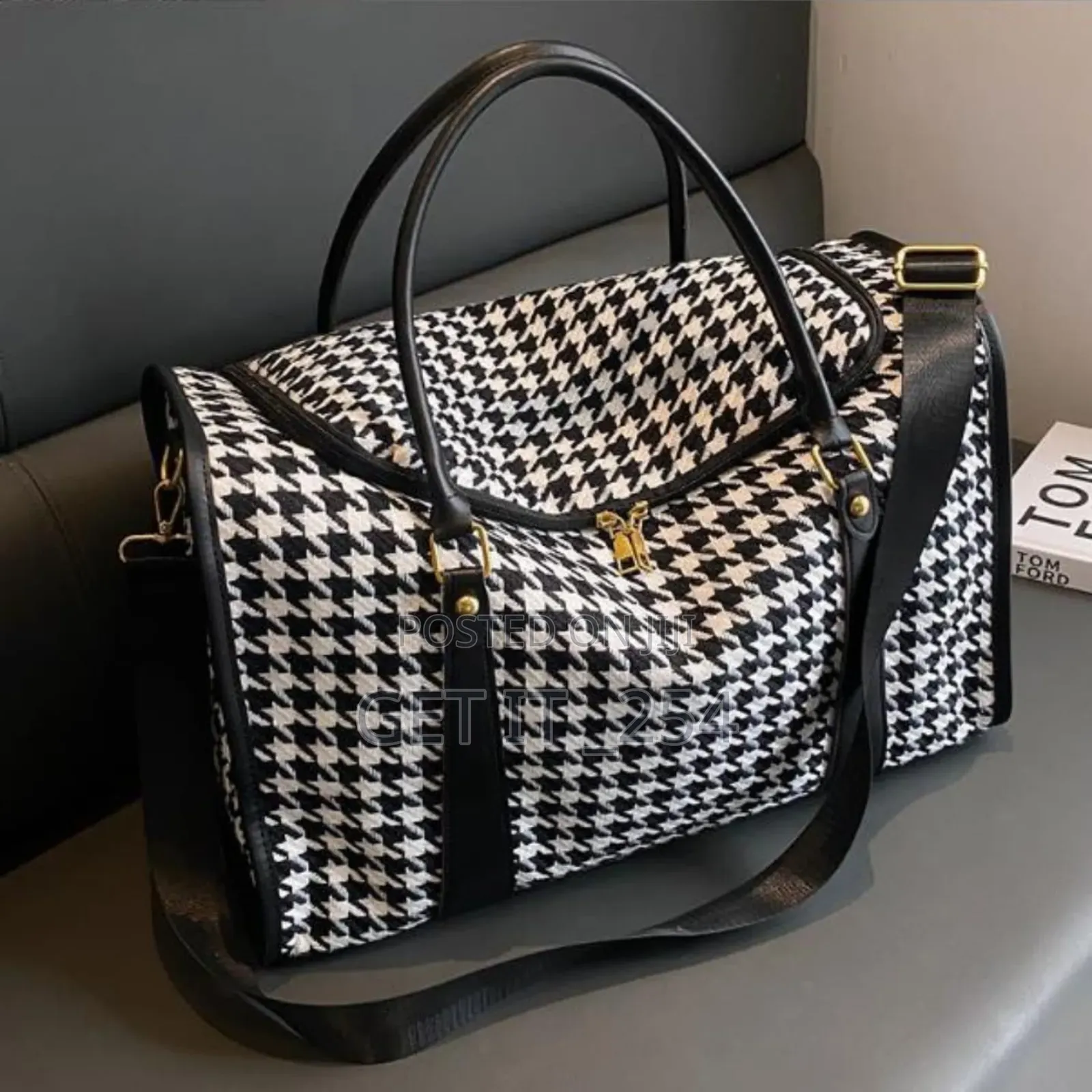 *Canvas Travel/Gym Duffel Bag*
Ksh 2500
