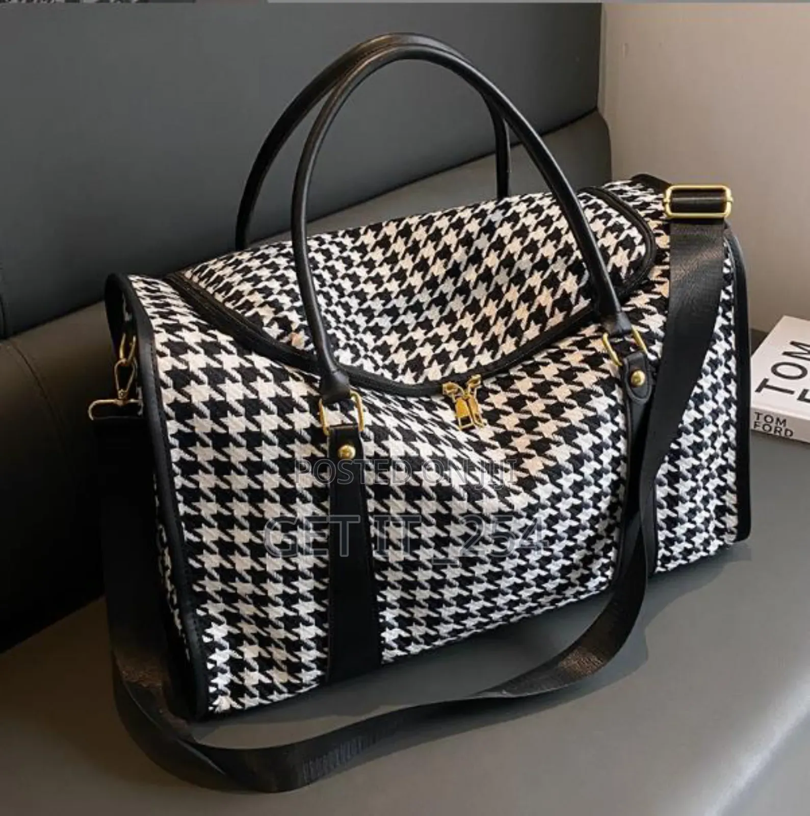*Canvas Travel/Gym Duffel Bag*
Ksh 2500

