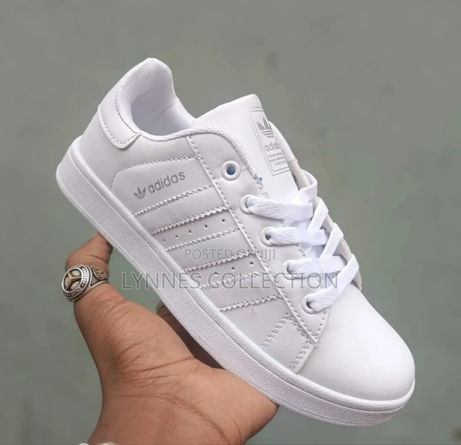 Adidas Sneakers