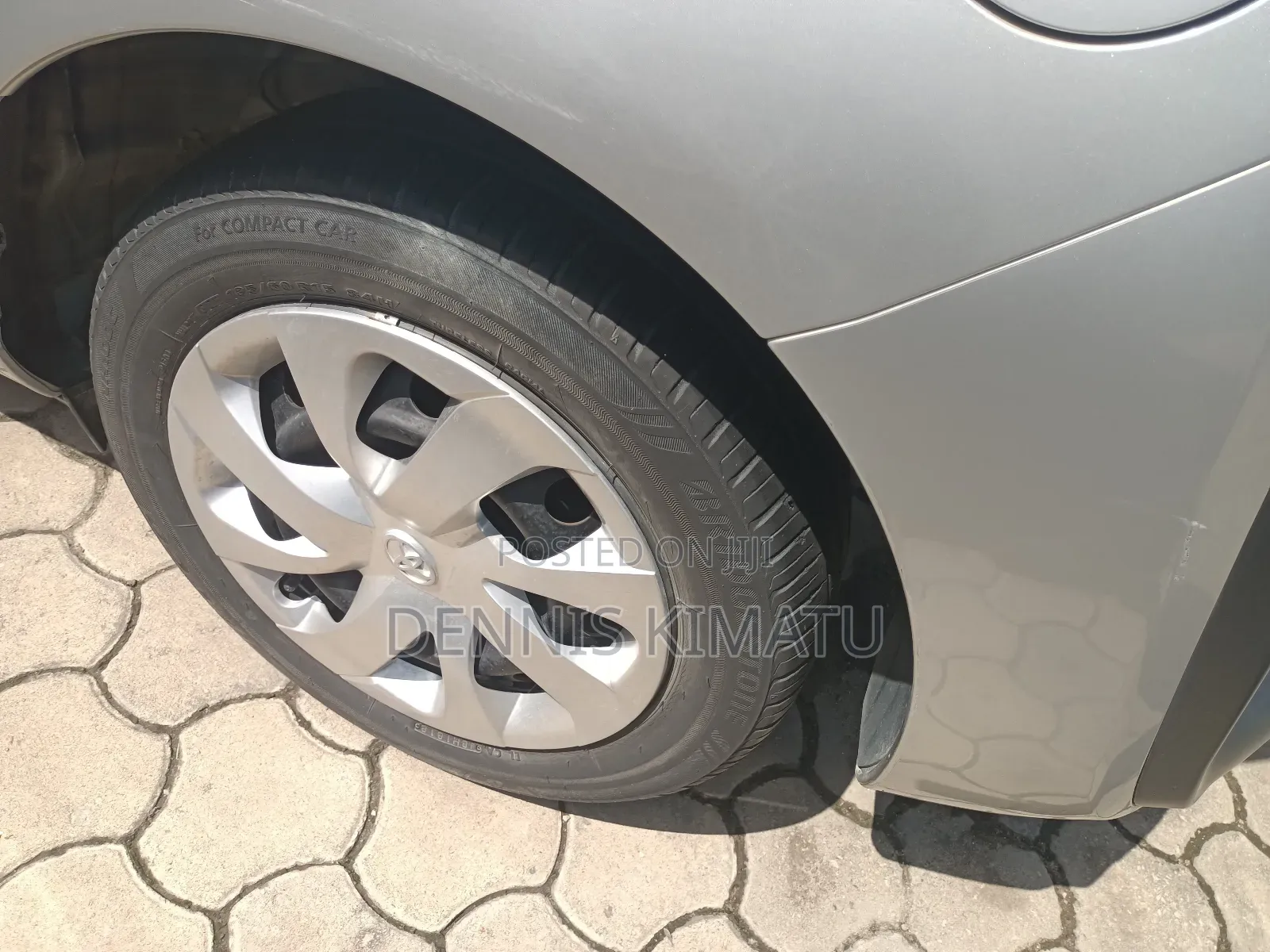 Toyota Sienta 2018 Silver