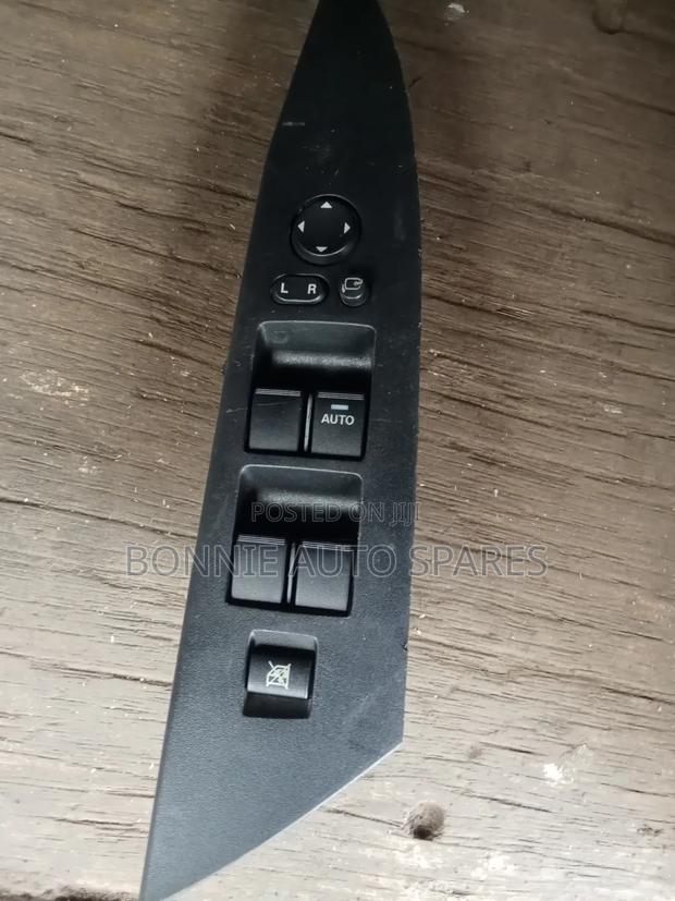 Axela Main Switch - main view