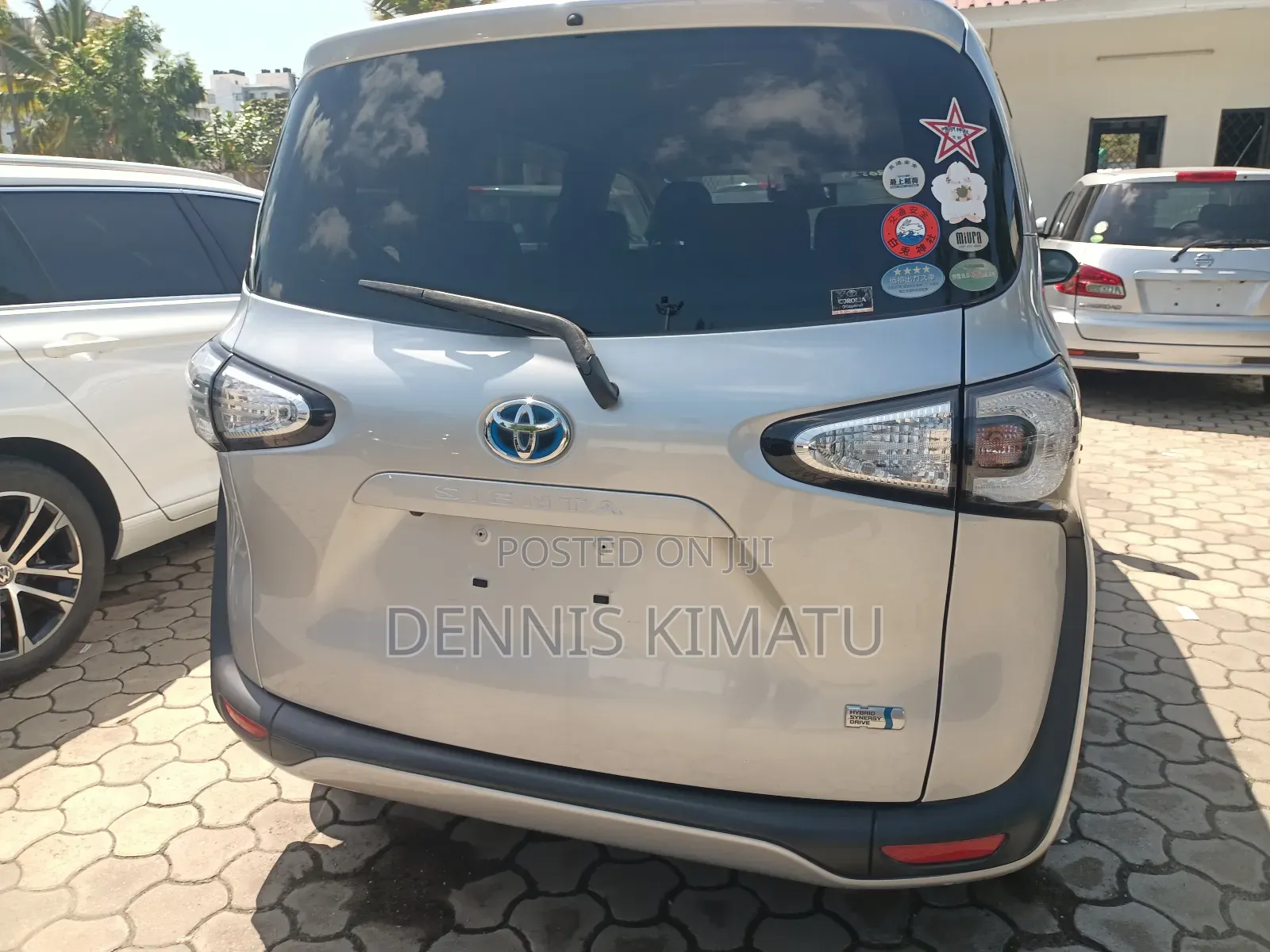 Toyota Sienta 2018 Silver