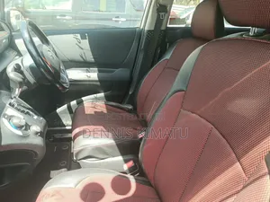 Toyota Sienta 2018 Silver