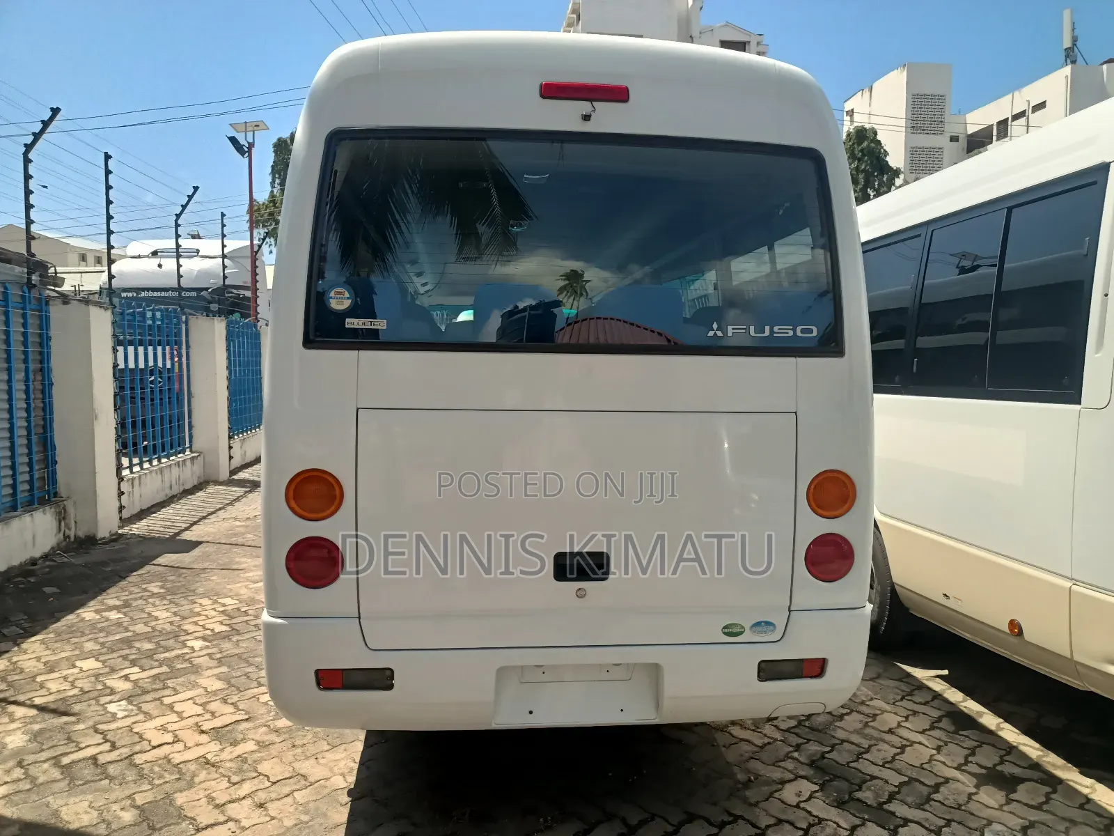 Mitsubishi Fuso Rosa 2017 White