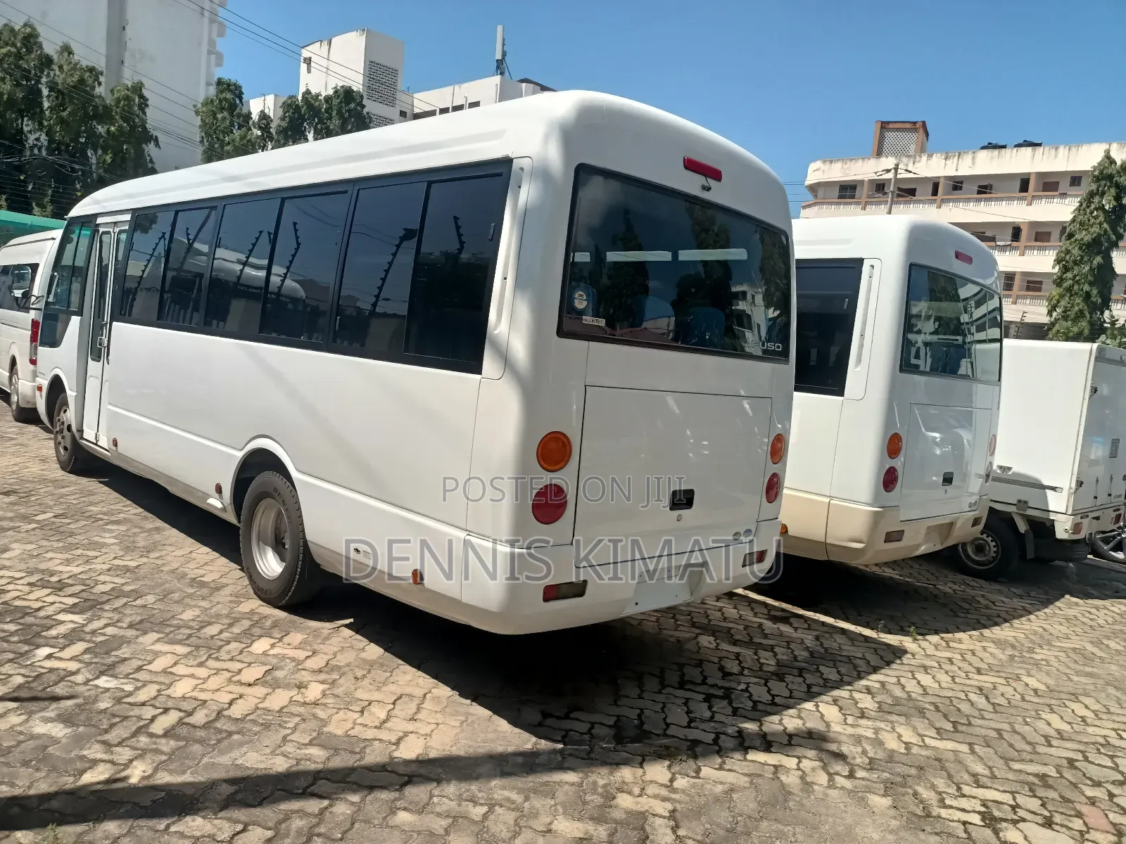 Mitsubishi Fuso Rosa 2017 White