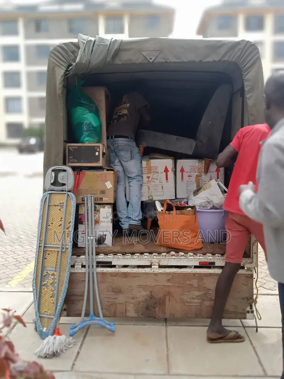 Dyna at Hand for Logistic Jobs