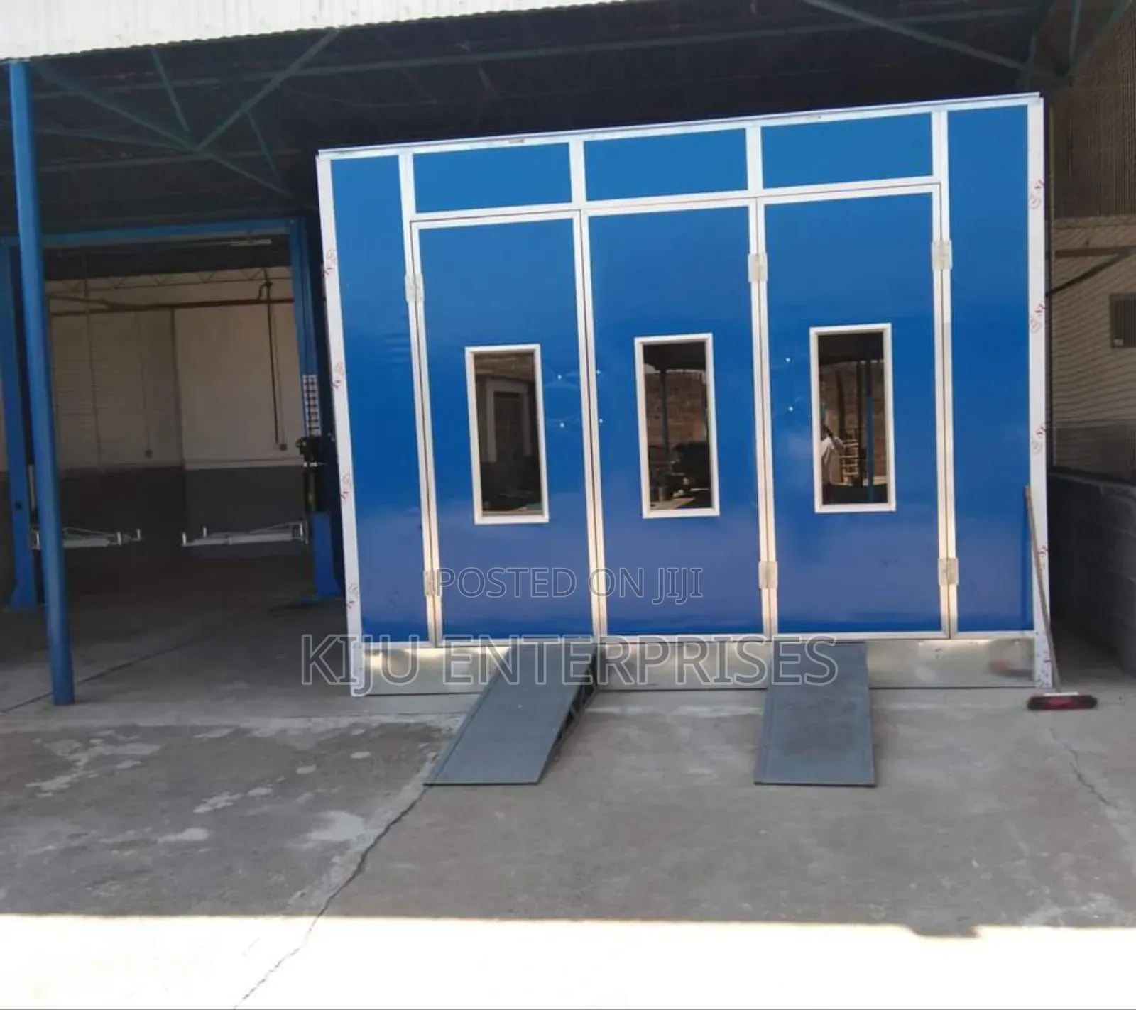 Spray Booths Sprayer