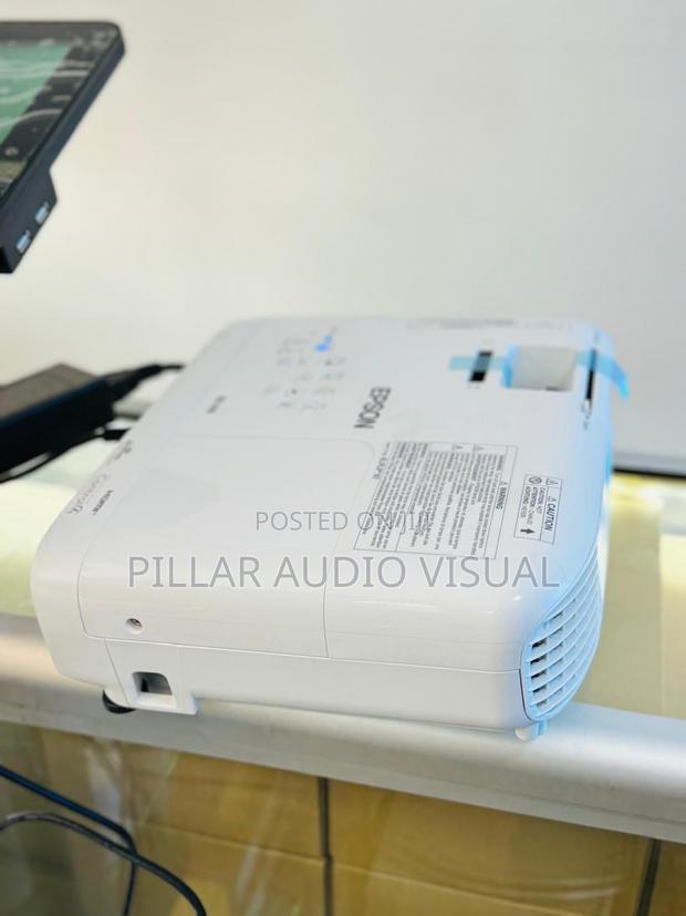 Projector Ceiling Mount - thumbnail 3