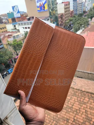 Crocodile Embossed PU Leather Laptop Sleeve